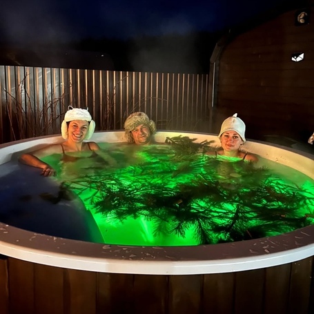 Купель Фурако Polar Spa ELITE 220 круглая с интегрированной печью для 6-8 человек (термососна темная) фото  фото - 9